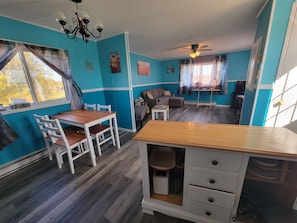 Interior - Little Cape cottage (Petit-cap) year round availability, 5min beach (Petit-Cap)