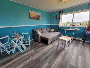 TV - Little Cape cottage (Petit-cap)  year round availability,  5min beach (Petit-Cap)