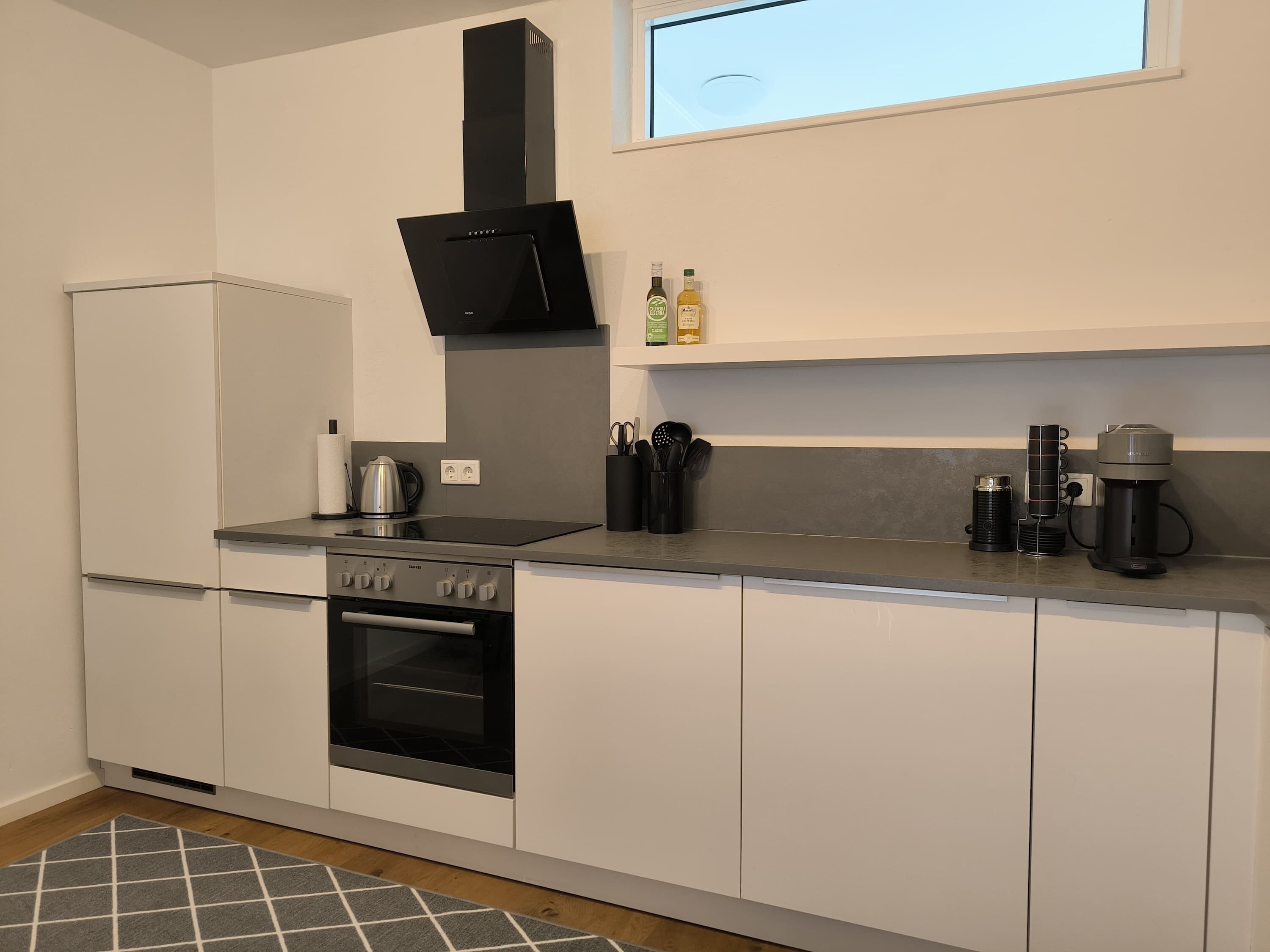 Kühlschrank, Herdplatte, Geschirrspüler