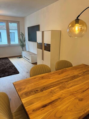 Dining - New spacious luxury apartment at Rathausplatz (Augsburg)