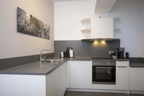 Private kitchen - Brandnews GoldenKey Suite on Rathausplatz (Augsburg)