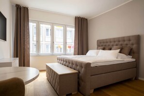 Room - Brandnews GoldenKey Suite on Rathausplatz (Augsburg)