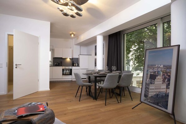 Dining - Brand new luxury apartment on Rathausplatz (Augsburg)