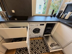 Køleskab, ovn, kogeplade, opvaskemaskine