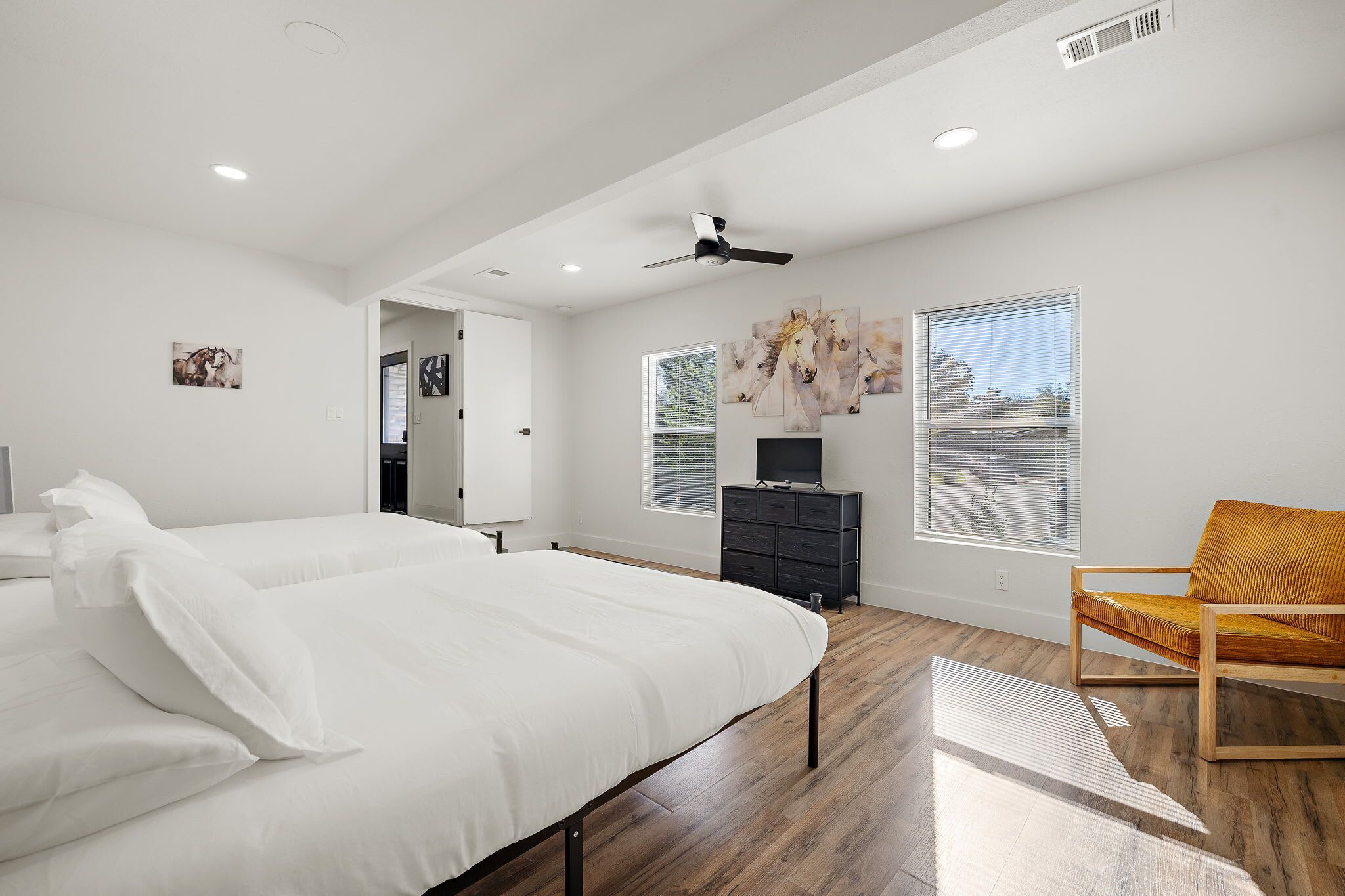 Bügeleisen/Bügelbrett, WLAN, Bettwäsche