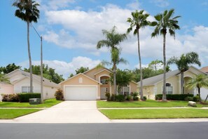 Exterior - Cozy 4BR Villa w/ Priv Pool – Lake Berkley Resort (Kissimmee)