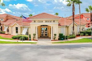 Exterior - Cozy 4BR Villa w/ Priv Pool – Lake Berkley Resort (Kissimmee)