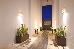 Interior - Luxury Getaway in La Paz: Apartment with Pool and terrace (La Paz)