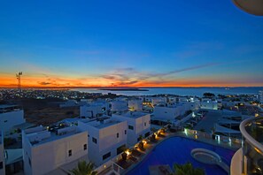 Pool - Luxury Getaway in La Paz: Apartment with Pool and terrace (La Paz)