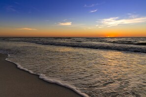 Am Strand, Liegestühle, Strandtücher