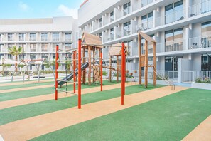 Studio | Internet - Stayshort - Contemporary Studio With Open Layout in JVC (Dubai)