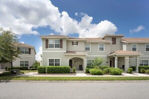 Facade / entrance - 5BR Home w/ Private Pool at Storey Lake (kissimmee)