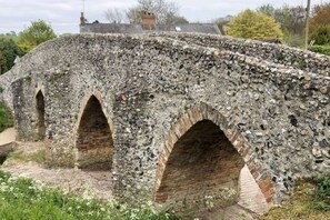 Miscellaneous - Central Mill Hill Home – Spacious 4BR 1.5BATH Free Parking (Suffolk)