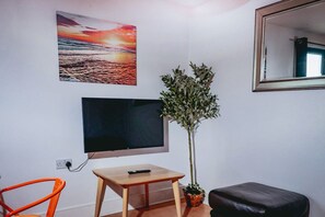 Interior - Elizabeth Line Retreat – Modern 2BR Flat in Hayes (Harlington)