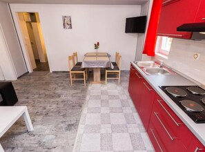 Fridge, microwave, stovetop, coffee/tea maker - Modern Apartments in Zadar With Private Terrace - One Bedroom Apartment With Terrace (Zadar)