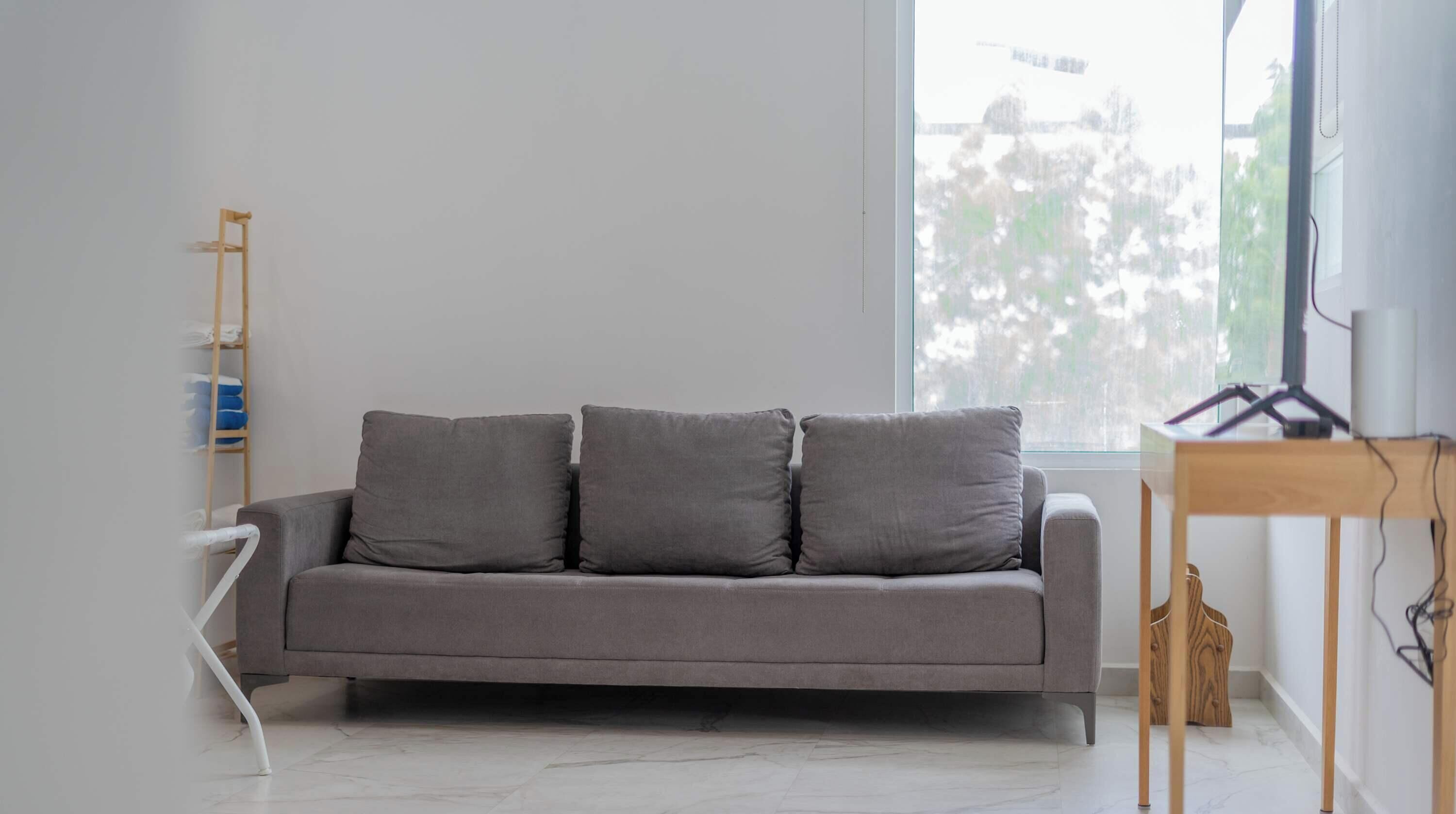 Televisión y oficina 