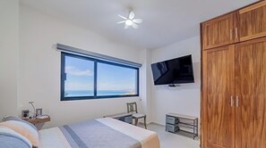 1 bedroom, iron/ironing board, WiFi, bed sheets - Studio + pool steps to Malecon (La Paz)