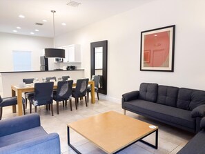 Living area - ER3047WOR - Cozy 3BD Townhome w/  Private Hot Tub (Kissimmee)