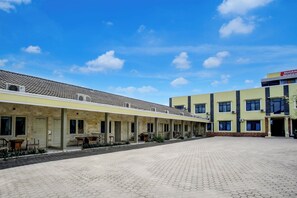 Exterior - Hotel O near Universitas Widya Dharma (Palembang)