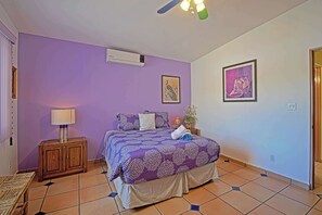 2 bedrooms, desk, iron/ironing board, WiFi - Traditional apartment 2 blocks from the boardwalk (La Paz)