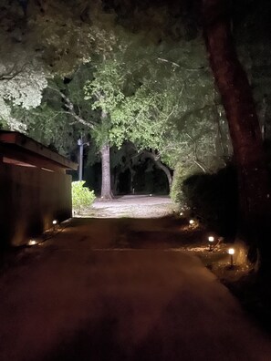 Property grounds - The Ultimate Group Stay: 3 Homes, 2 Acres, Sleeps 24! (Covington)