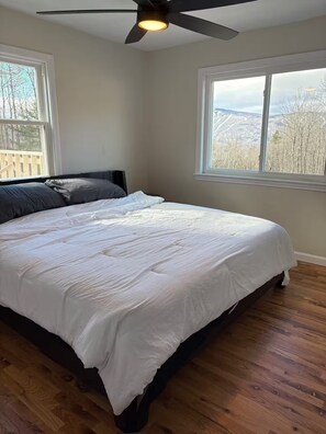 WiFi, bed sheets - Okemo House (Ludlow)