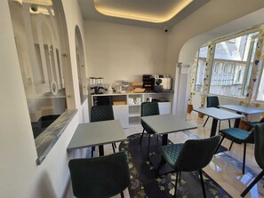Termasuk sarapan bufet setiap hari 