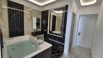 Premium-Studiosuite, Meerblick | Eigener Whirlpool