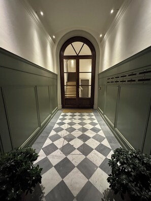 Interior - Spacious contemporary central 2-bedroom apartment with elevator (Firenze)
