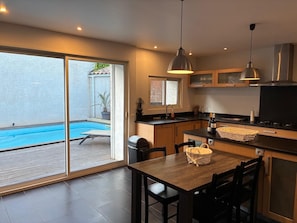 Dining - Village house with private pool (Sallèles-d'Aude)