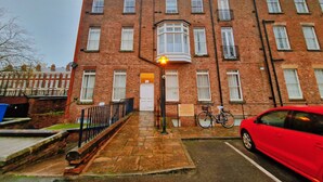 Unclassified image, 2 of 18, button - Modern Victorian Charm in a Great Location (Liverpool)