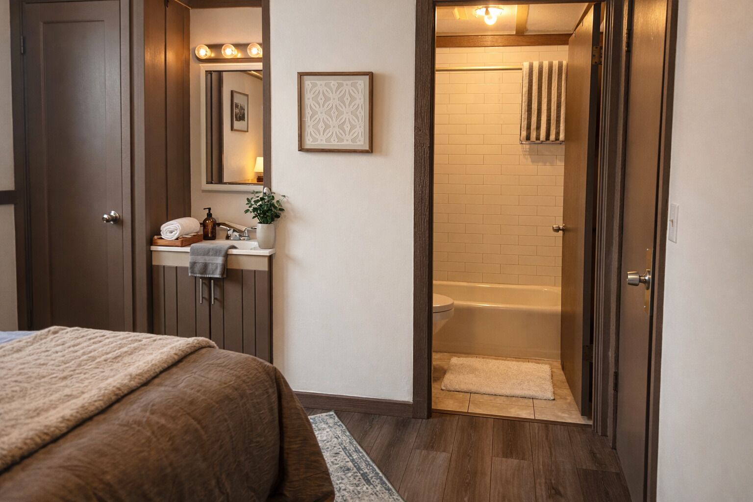 2 bedrooms, iron/ironing board, free WiFi, bed sheets