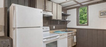 Steps to Nubs Nob! Cozy Ski Getaway Sleeps 4 Near Highlands