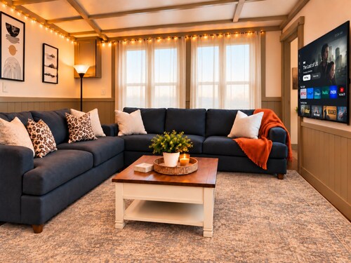 2BR-2BA • Walk to Nubs Nob • 10 Min to Harbor Springs