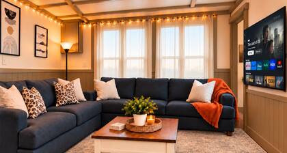 2BR-2BA • Walk to Nubs Nob • 10 Min to Harbor Springs