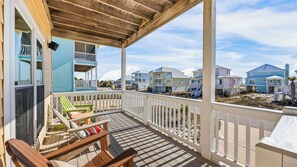 Property grounds - Vitamin Sea - 3 Min Walk to the Beach - Sleeps 13 (Gulf Shores)