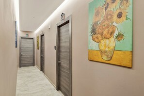 Interior - TOC TOC - ROOM 40 - Deluxe.At 650m from the Central Station,900m from the center (La Spezia)