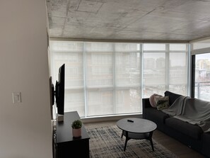 Living area - 151 Dan Leckie Way (Toronto)