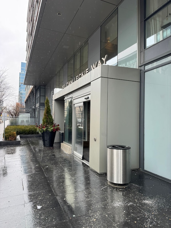 Exterior - 151 Dan Leckie Way (Toronto)