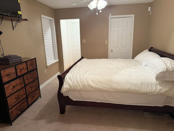 2 bedrooms, bed sheets
