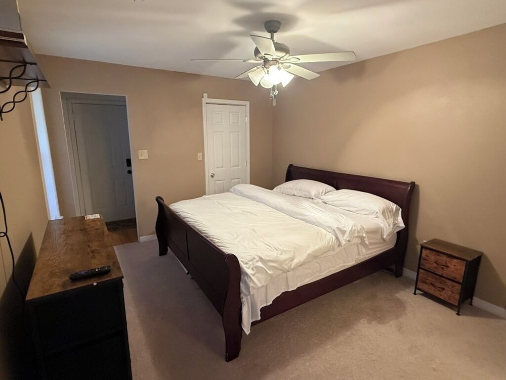 2 bedrooms, bed sheets