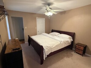 2 bedrooms, bed sheets - 2-bedroom house in wonderful Demopolis with cool AC (Demopolis)