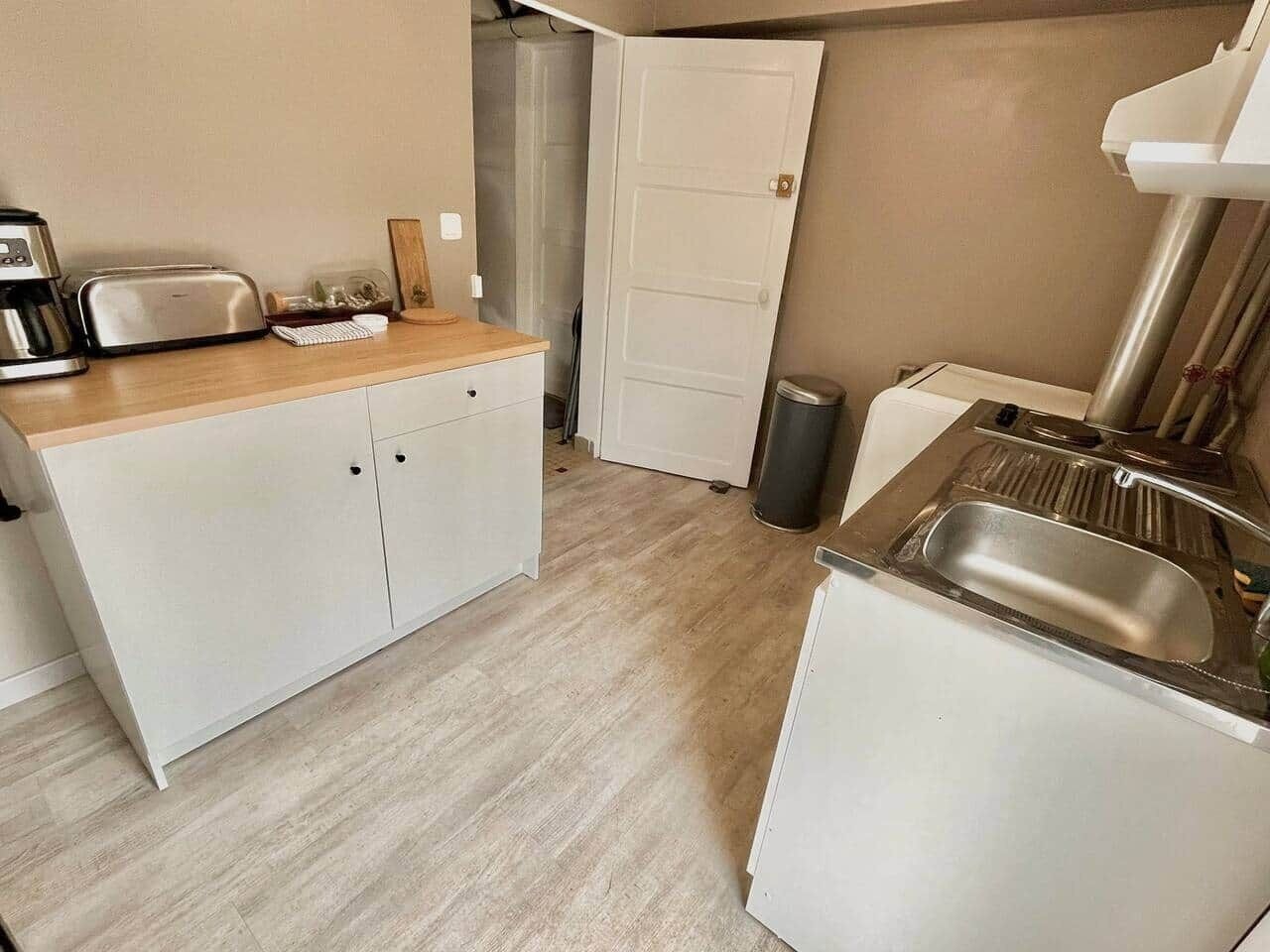 Een koelkast, een magnetron, een broodrooster