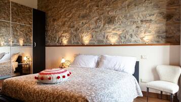 Fer et planche Ă repasser, Wi-Fi, draps fournis