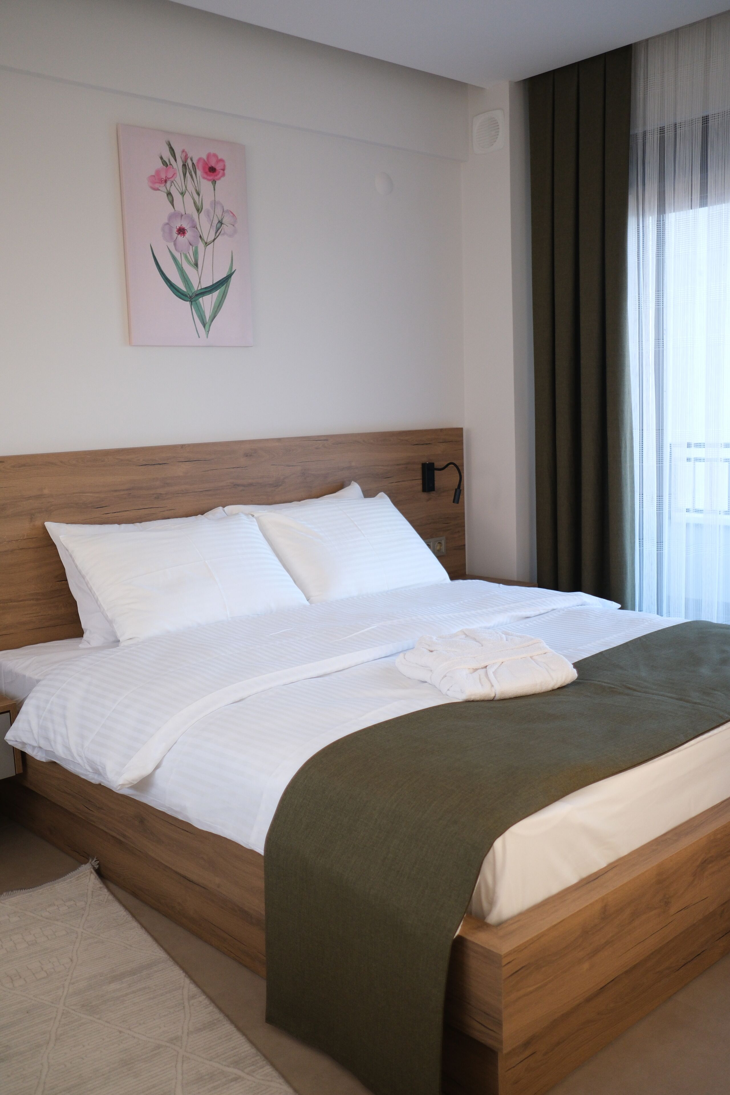 Ropa de cama de alta calidad, minibar y wifi gratis 