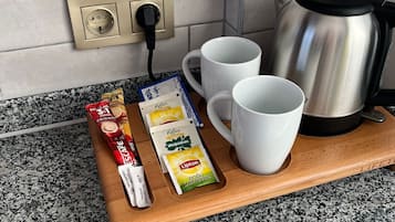 迷你雪櫃、微波爐、爐具、洗碗機