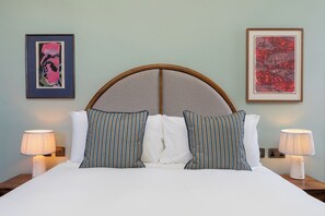 Iron/ironing board, free WiFi, bed sheets - New* Centrally Located room in Bath City Centre - Pass the Keys (Bath)