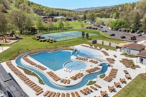 Bryce Resort has many different amenities, including the pool, tennis courts, and family-friendly activities nearby. - Cece's Chalet: Hot Tub * New Owner Offer (Mount Jackson)