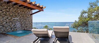 NEW Oceanfront, King Suite, Private Plunge Pool
