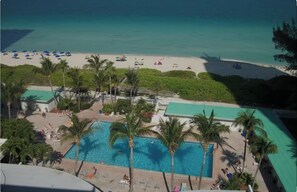 Pool - Miami Beach-Front with Amazing Pool (Miami Beach)